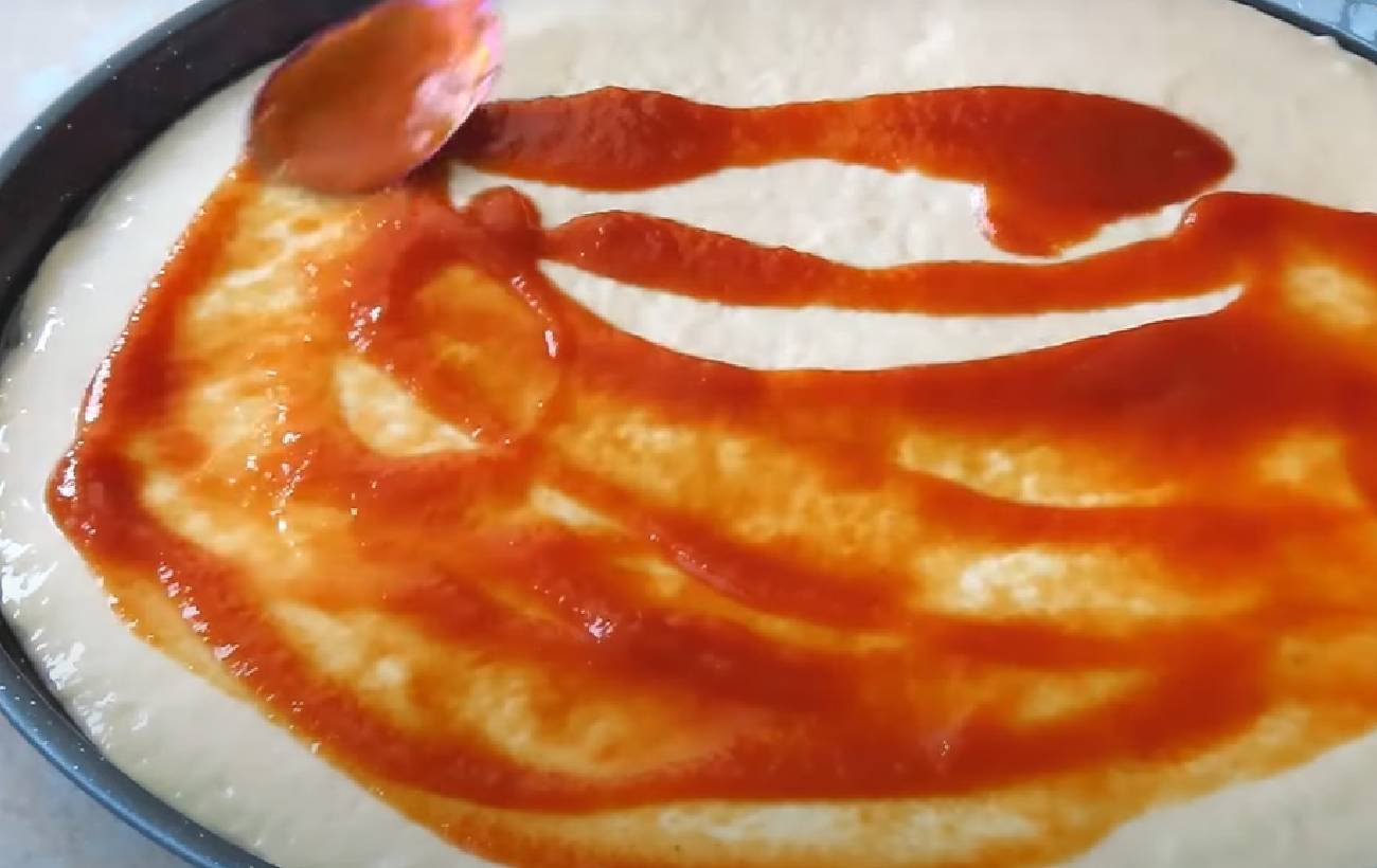 Домашняя пицца на бездрожжевом тесте: рецепт вкусного ужина за 35 минут